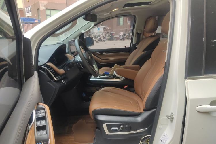 Used SAIC MAXUS G20 2021 Facelifted PLUS 2.0T Gasoline Automatic Luxury Edition Left Front Seat