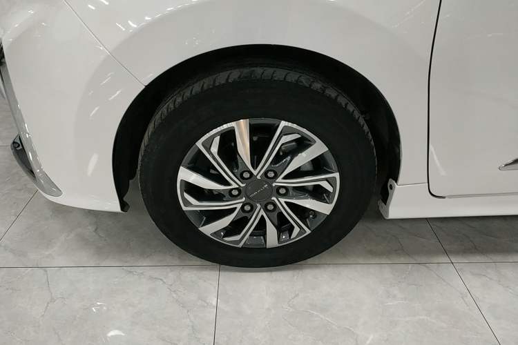 Used SAIC MAXUS G20 2021 PLUS 2.0T Gasoline Automatic Luxury Edition Left Front Wheel Hub
