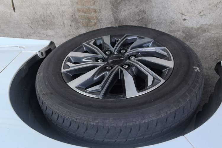 Used SAIC MAXUS G20 2021 Facelifted PLUS 2.0T Gasoline Automatic Luxury Edition Left Front Wheel Hub