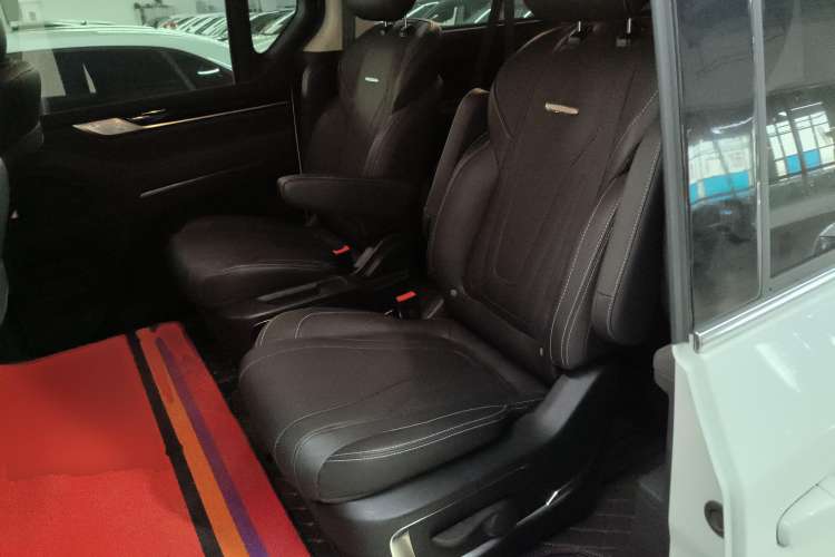 Used SAIC MAXUS G20 2021 Facelifted PLUS 2.0T Diesel Automatic Luxury Edition Left Rear Seat