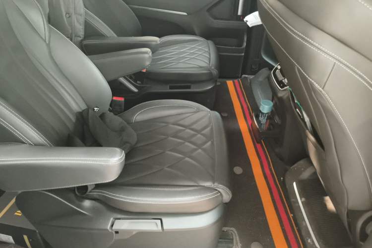 Used SAIC MAXUS G20 2021 PLUS 2.0T Gasoline Automatic Executive Edition Left Rear Seat