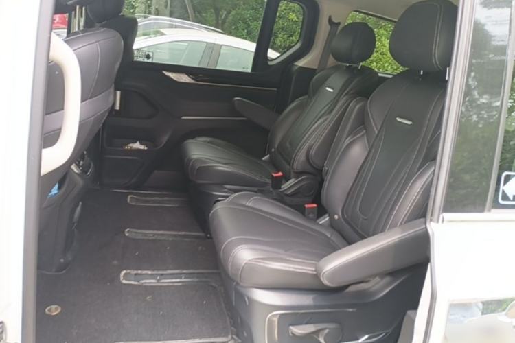 Used SAIC MAXUS G20 2021 Facelifted PLUS 2.0T Gasoline Automatic Luxury Edition Left Rear Seat