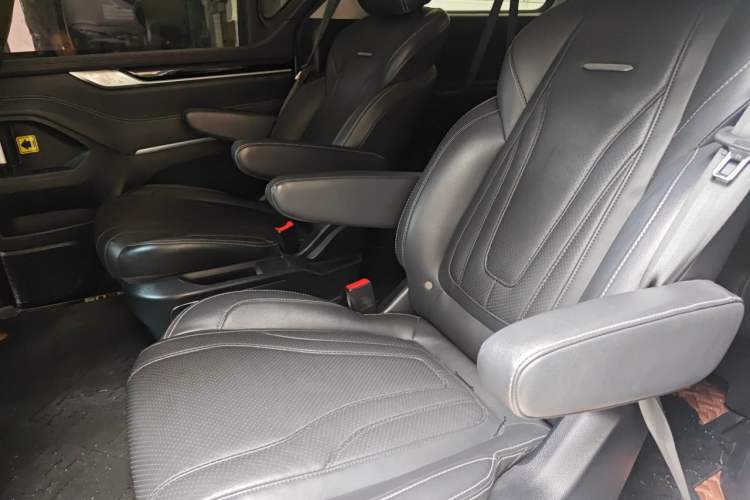 Used SAIC MAXUS G20 2021 PLUS 2.0T Diesel Automatic Executive Edition Left Rear Seat