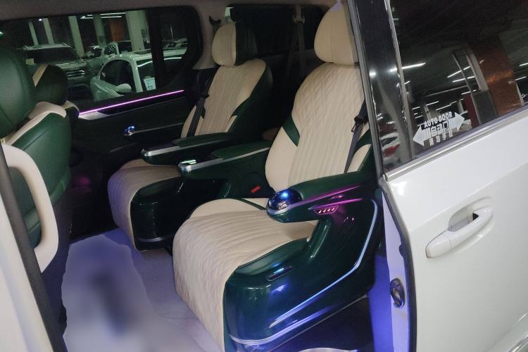 Used SAIC MAXUS G20 2021 Facelifted PLUS 2.0T Gasoline Automatic Luxury Edition Left Rear Seat