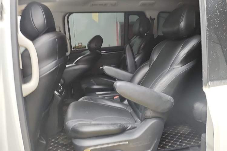 Used SAIC MAXUS G20 2021 Facelifted PLUS 2.0T Gasoline Automatic Luxury Edition Left Rear Seat