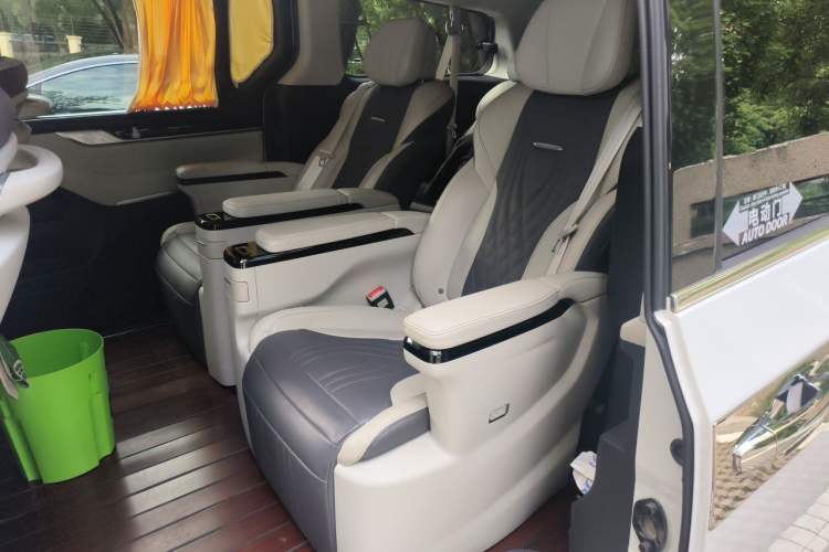 Used SAIC MAXUS G20 2021 PLUS 2.0T Gasoline Automatic ZhiZun Edition Left Rear Seat