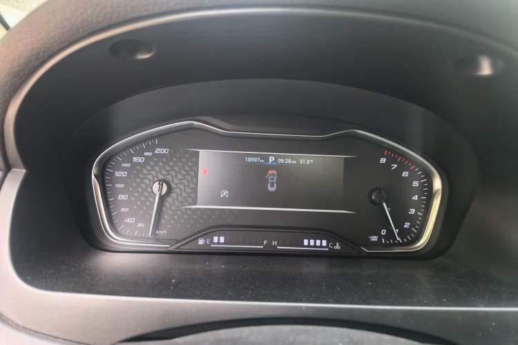 Used SAIC MAXUS G20 2021 PLUS 2.0T Gasoline Automatic Selected Executive Edition Odometer Close Up