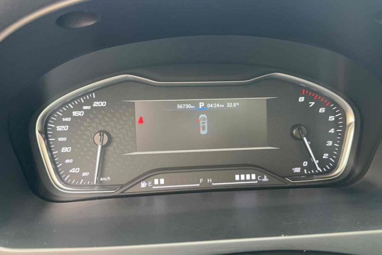 Used SAIC MAXUS G20 2021 Facelifted PLUS 2.0T Gasoline Automatic Luxury Edition Odometer Close Up