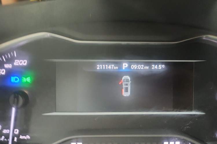 Used SAIC MAXUS G20 2021 Facelifted PLUS 2.0T Gasoline Automatic Luxury Edition Odometer Close Up