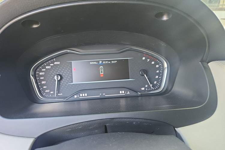 Used SAIC MAXUS G20 2021 Facelifted PLUS 2.0T Gasoline Automatic Luxury Edition Odometer Close Up