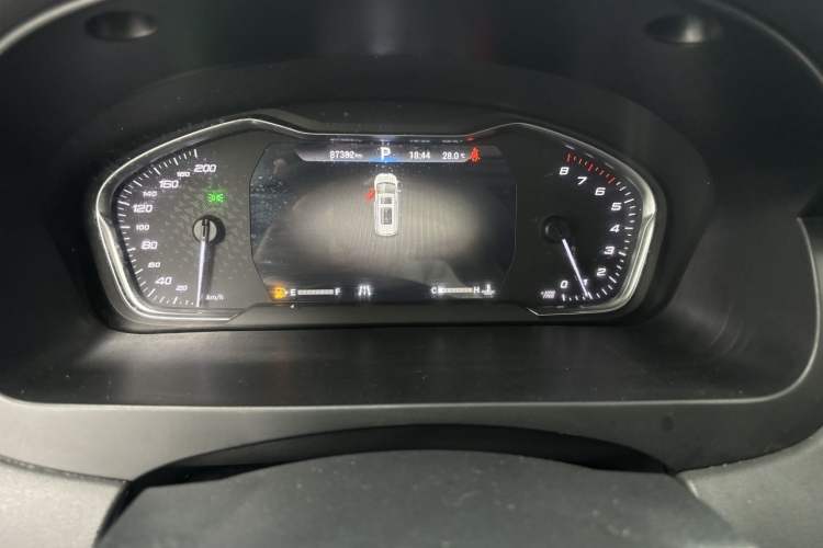 Used SAIC MAXUS G20 2021 PLUS 2.0T Gasoline Automatic ZhiZun Edition Odometer Close Up