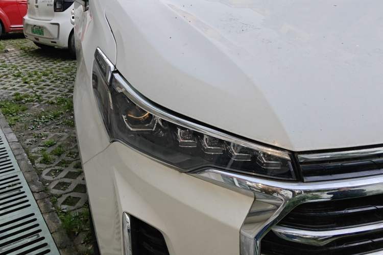 Used SAIC MAXUS G20 2021 PLUS 2.0T Gasoline Automatic Luxury Edition Right Front Headlight