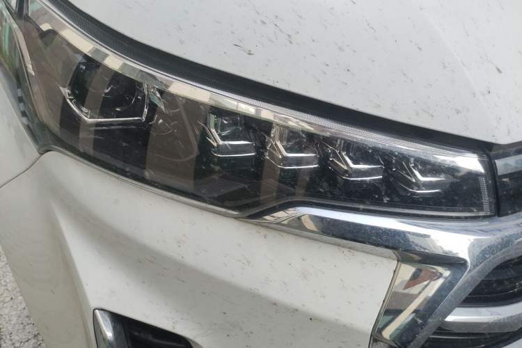 Used SAIC MAXUS G20 2021 PLUS 2.0T Gasoline Automatic Luxury Edition Right Front Headlight