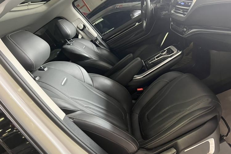 Used SAIC MAXUS G20 2021 Facelifted PLUS 2.0T Gasoline Automatic Luxury Edition Right Front Seat