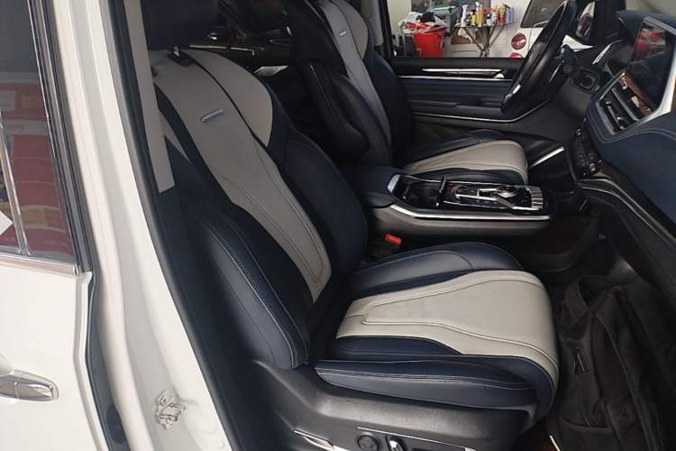 Used SAIC MAXUS G20 2021 PLUS 2.0T Gasoline Automatic Luxury Edition Right Front Seat
