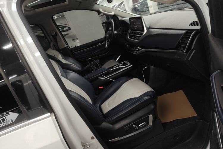 Used SAIC MAXUS G20 2021 PLUS 2.0T Gasoline Automatic ZhiZun Edition Right Front Seat