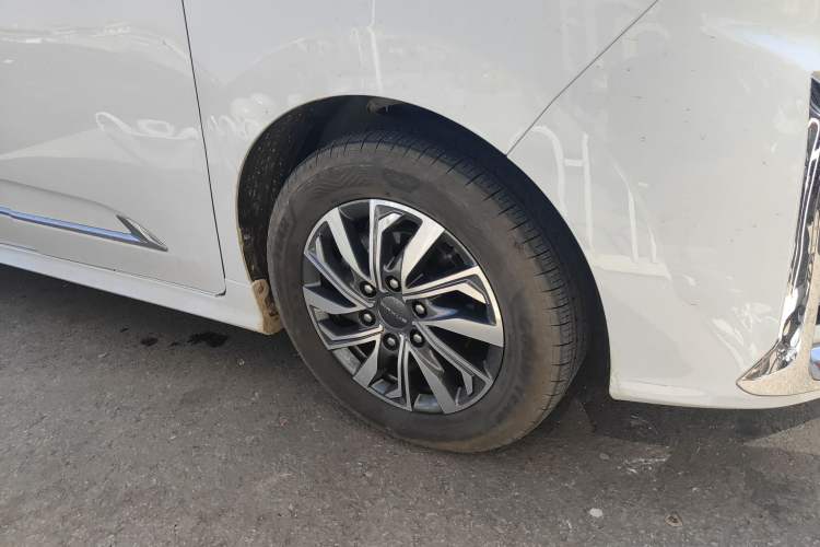Used SAIC MAXUS G20 2021 PLUS 2.0T Gasoline Automatic Luxury Edition Right Front Wheel Hub