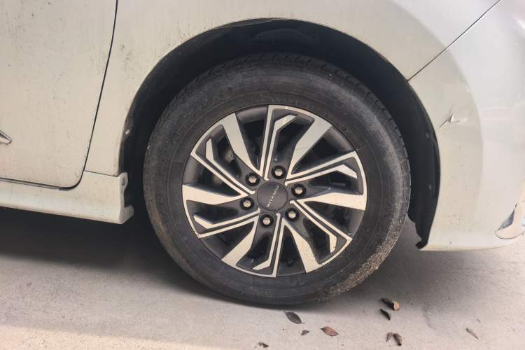 Used SAIC MAXUS G20 2021 PLUS 2.0T Gasoline Automatic Selected Executive Edition Right Front Wheel Hub