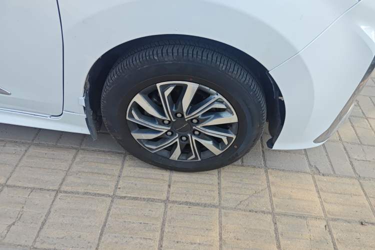 Used SAIC MAXUS G20 2021 PLUS 2.0T Gasoline Automatic Luxury Edition Right Front Wheel Hub