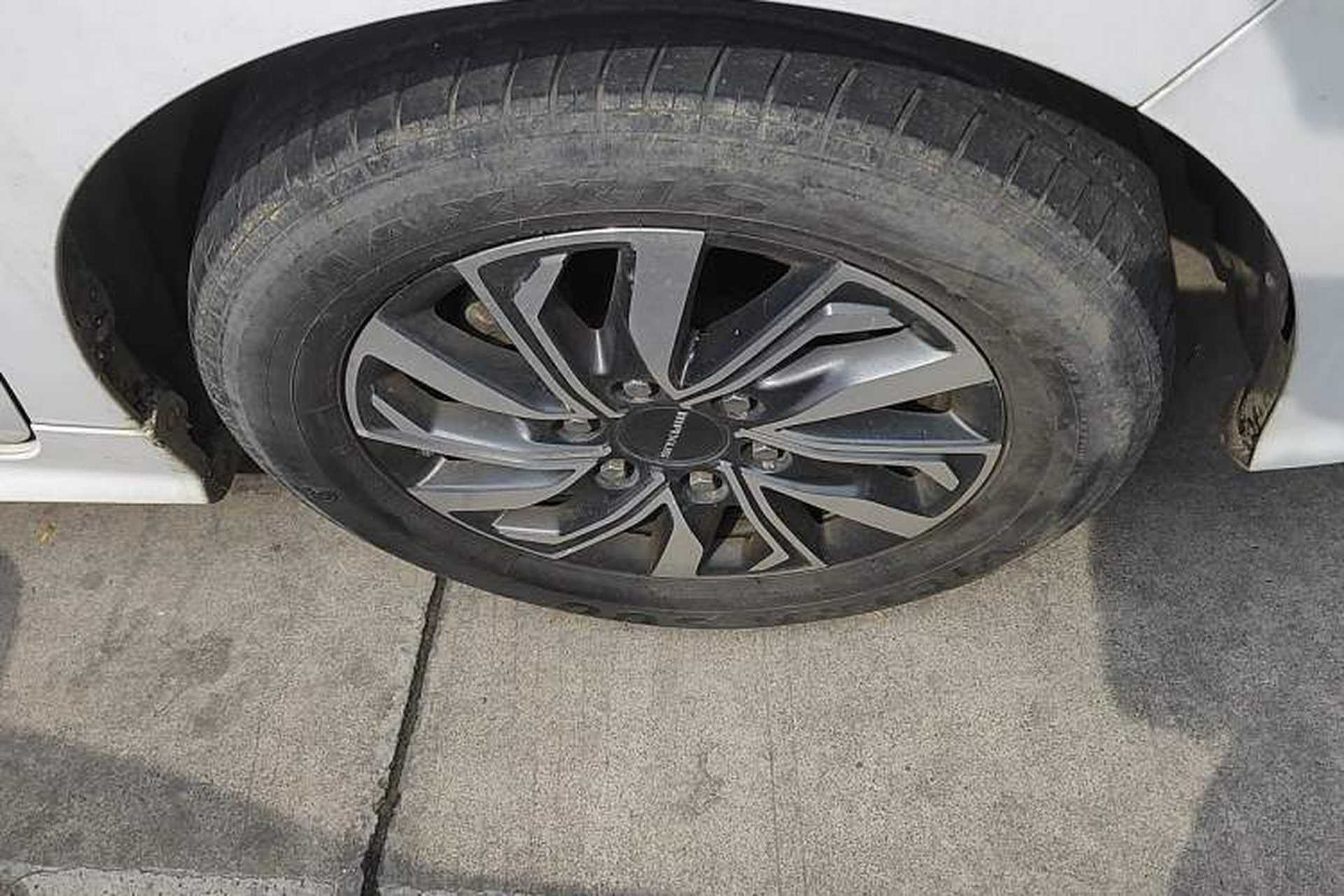 Used SAIC MAXUS G20 2021 Facelifted PLUS 2.0T Gasoline Automatic Luxury Edition Right Front Wheel Hub