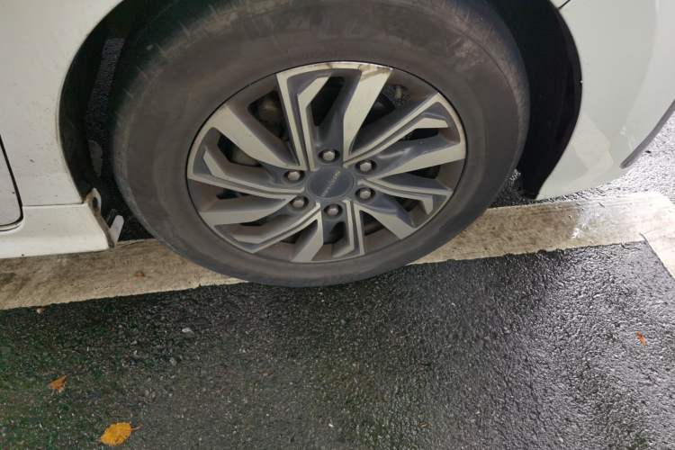 Used SAIC MAXUS G20 2021 Facelifted PLUS 2.0T Diesel Automatic Luxury Edition Right Front Wheel Hub