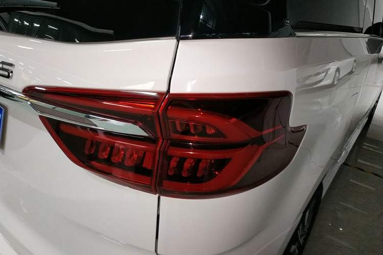 Used SAIC MAXUS G20 2021 PLUS 2.0T Gasoline Automatic Luxury Edition Right Rear Taillight