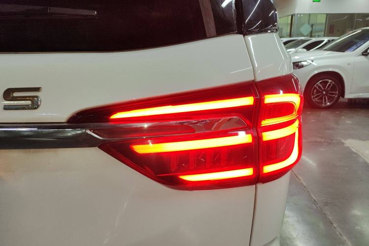 Used SAIC MAXUS G20 2021 Facelifted PLUS 2.0T Gasoline Automatic Luxury Edition Right Rear Taillight