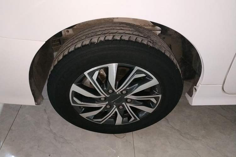 Used SAIC MAXUS G20 2021 PLUS 2.0T Gasoline Automatic Luxury Edition Right Rear Wheel Hub