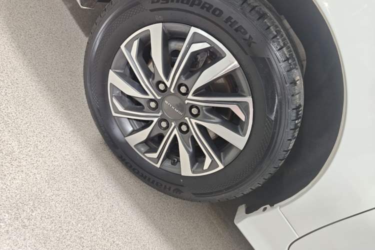 Used SAIC MAXUS G20 2021 PLUS 2.0T Gasoline Automatic Luxury Edition Right Rear Wheel Hub