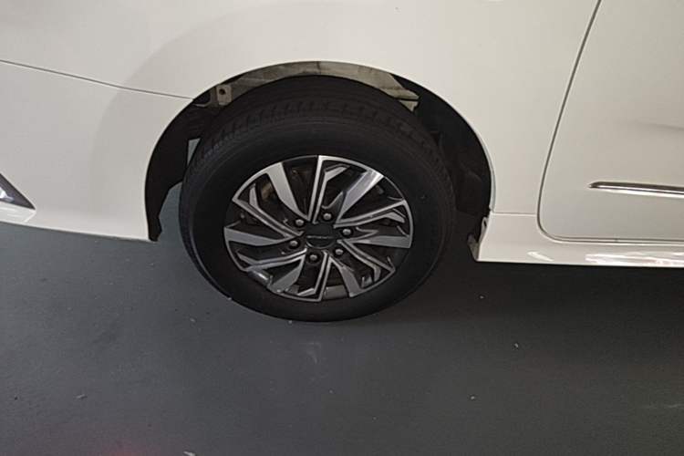 Used SAIC MAXUS G20 2021 Facelifted PLUS 2.0T Gasoline Automatic Luxury Edition Right Rear Wheel Hub