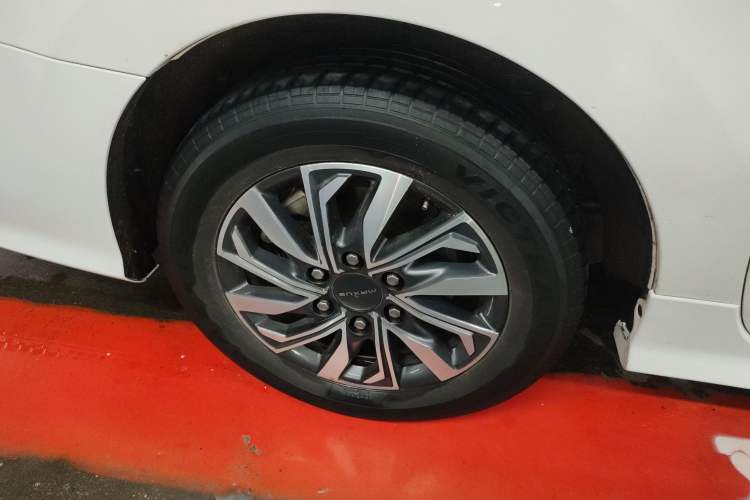 Used SAIC MAXUS G20 2021 Facelifted PLUS 2.0T Gasoline Automatic Luxury Edition Right Rear Wheel Hub