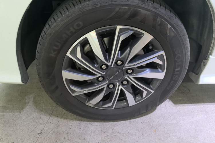 Used SAIC MAXUS G20 2021 Facelifted PLUS 2.0T Gasoline Automatic Luxury Edition Right Rear Wheel Hub