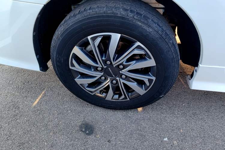 Used SAIC MAXUS G20 2021 Facelifted PLUS 2.0T Gasoline Automatic Luxury Edition Right Rear Wheel Hub