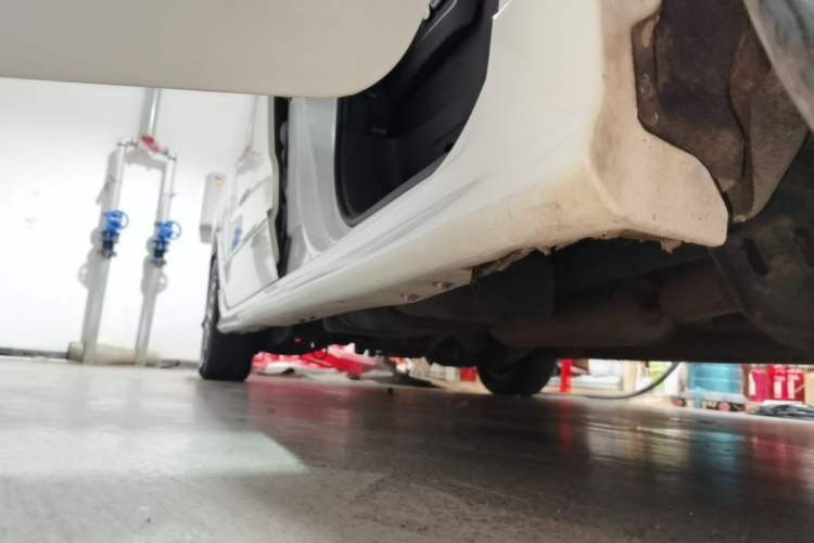 Used SAIC MAXUS G20 2021 PLUS 2.0T Gasoline Automatic Luxury Edition Right Side Sill