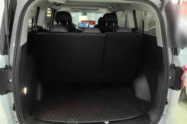 Used SAIC MAXUS G20 2021 Facelifted PLUS 2.0T Diesel Automatic Luxury Edition Trunk