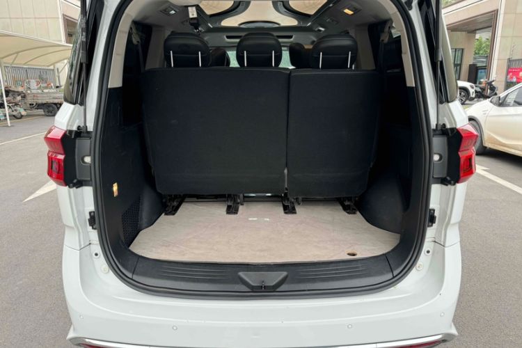 Used SAIC MAXUS G20 2021 Facelifted PLUS 2.0T Gasoline Automatic Luxury Edition Trunk