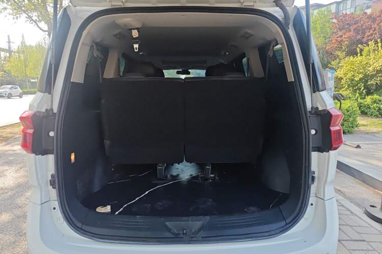 Used SAIC MAXUS G20 2021 PLUS 2.0T Gasoline Automatic Luxury Edition Trunk