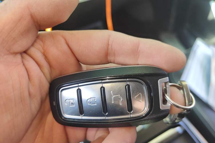 Used SAIC MAXUS G20 2021 PLUS 2.0T Gasoline Automatic Luxury Edition Vehicle Key
