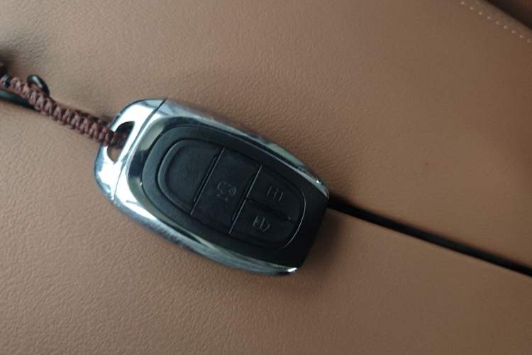 Used SAIC MAXUS G20 2021 PLUS 2.0T Gasoline Automatic Luxury Edition Vehicle Key