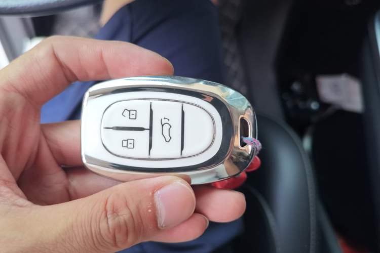 Used SAIC MAXUS G20 2021 PLUS 2.0T Gasoline Automatic Luxury Edition Vehicle Key