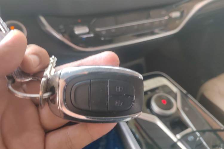 Used SAIC MAXUS G20 2021 PLUS 2.0T Gasoline Automatic Luxury Edition Vehicle Key