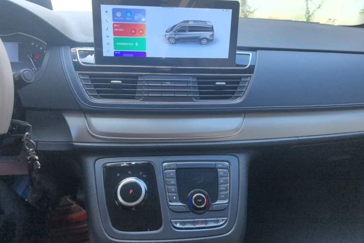 Used SAIC MAXUS G20 2023 Facelifted ES 2.0T Gasoline Automatic Value Edition Audio And AC Panel