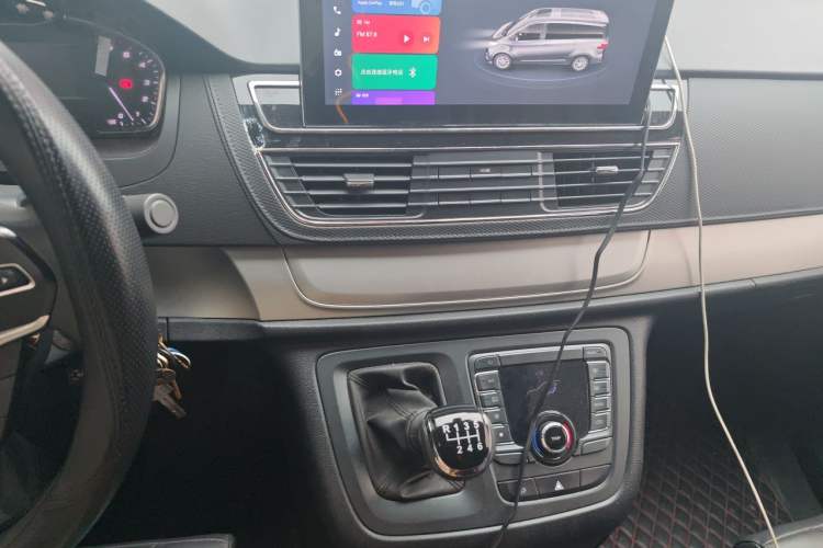 Used SAIC MAXUS G20 2023 Facelifted ES 2.0T Diesel Manual - Exceptional Value Edition Audio And AC Panel