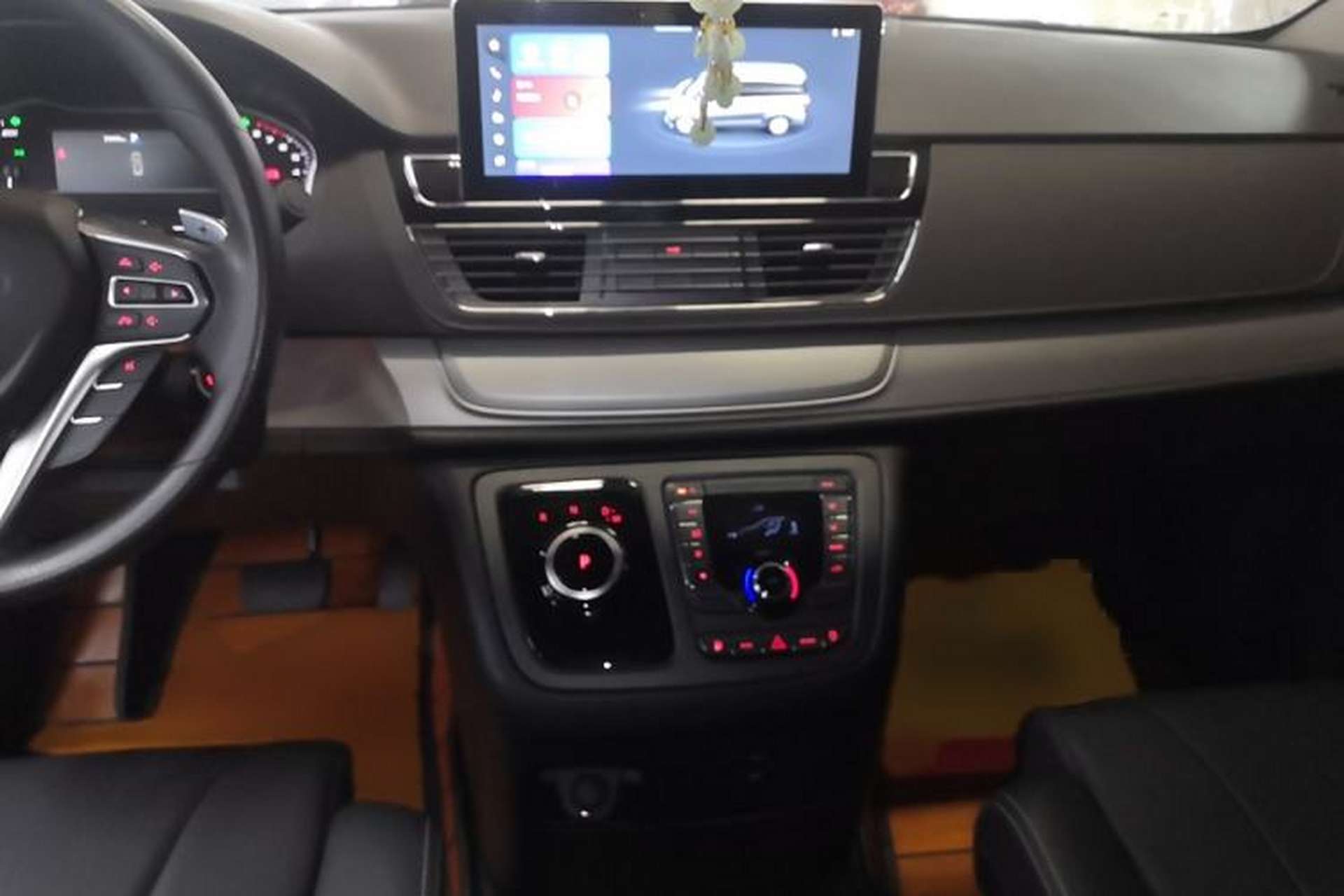 Used SAIC MAXUS G20 2023 Facelifted ES 2.0T Gasoline Automatic Value Edition Audio And AC Panel