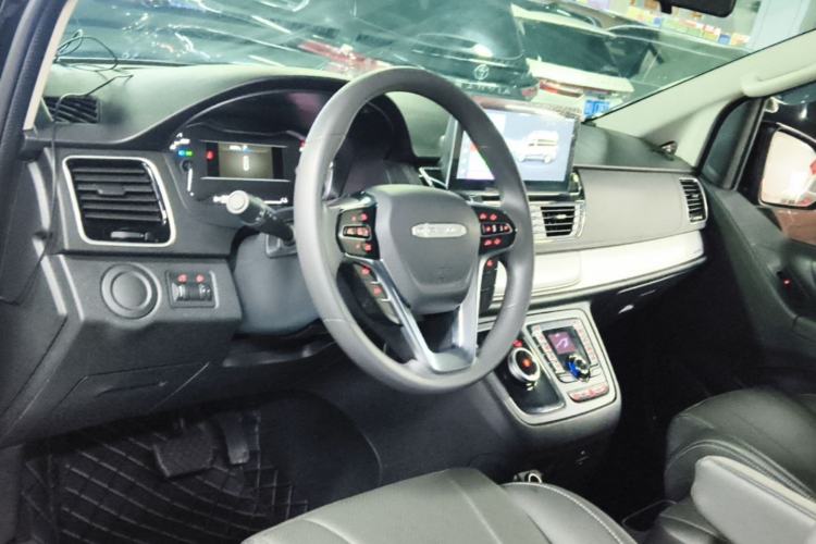 Used SAIC MAXUS G20 2023 Facelifted ES 2.0T Gasoline Automatic Value Edition Center Console