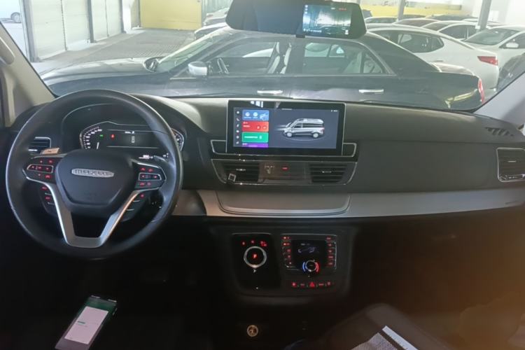 Used SAIC MAXUS G20 2023 Facelifted ES 2.0T Gasoline Automatic Value Edition Center Console