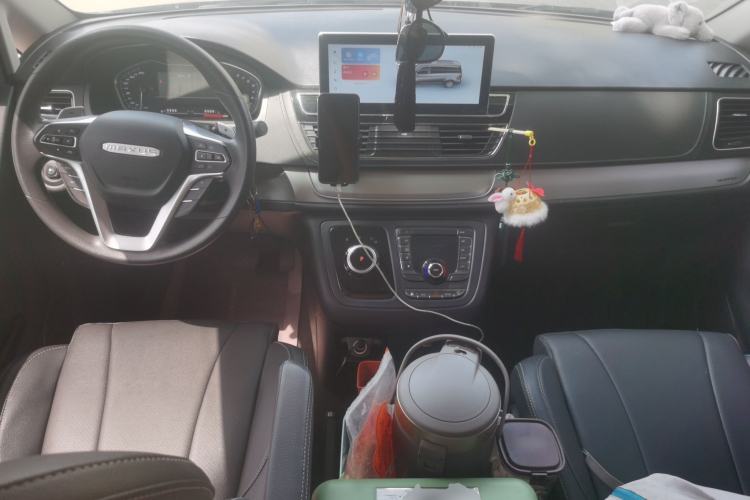Used SAIC MAXUS G20 2023 Facelifted ES 2.0T Gasoline Automatic Value Edition Center Console