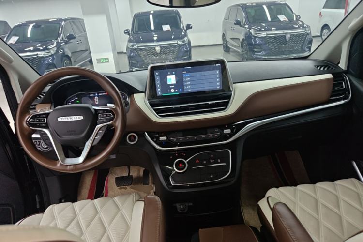 Used SAIC MAXUS G20 2023 Facelift PLUS 2.0T Diesel Automatic Luxury Edition Center Console