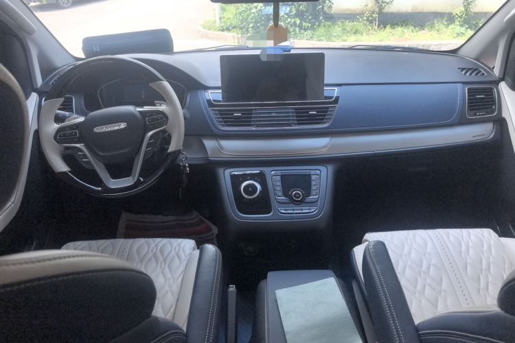 Used SAIC MAXUS G20 2023 Facelifted ES 2.0T Gasoline Automatic Value Edition Center Console