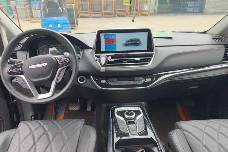 Used SAIC MAXUS G20 2023 Facelifted PLUS 2.0T Gasoline Automatic Luxury Edition Center Console